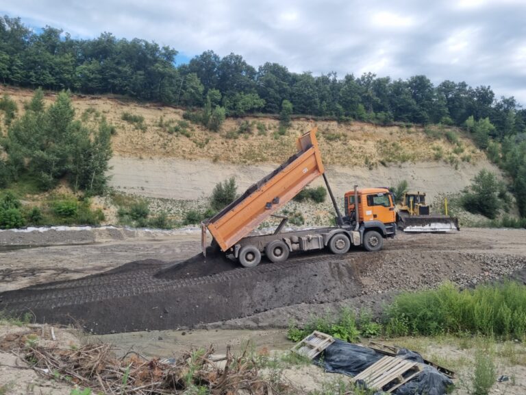 A lepkef.ngtől a nem-ig: egyhangúlag szavaztak a móri képviselők, hogy ne kapjon működési engedélyt a térségben veszélyes hulladékot feldolgozni tervező cég